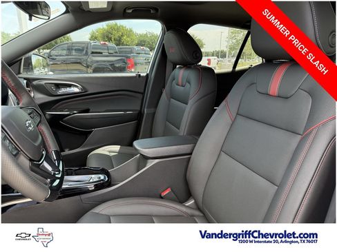 New 2026 Chevrolet Trax RS w/ Sunroof Package FWD image 20