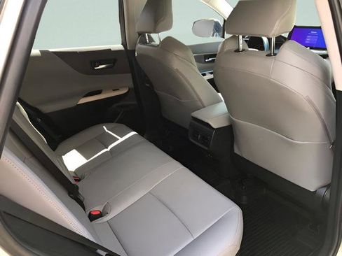Certified 2024 Toyota Venza XLE AWD/4WD image 13