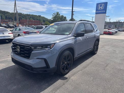 Certified 2025 Honda Pilot Black Edition image 1