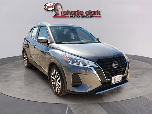 Used 2023 Nissan Kicks SV image 7