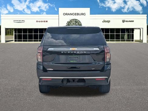 Used 2023 Chevrolet Suburban LT RWD image 6