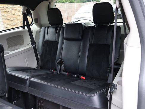 Used 2017 Dodge Grand Caravan SXT FWD image 20