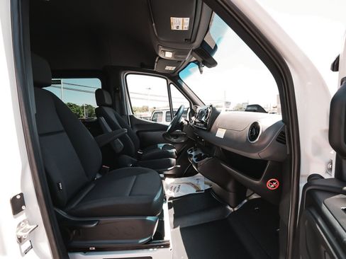 Used 2026 Mercedes-Benz Sprinter 2500 image 27