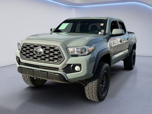Used 2022 Toyota Tacoma TRD Off-Road image 1