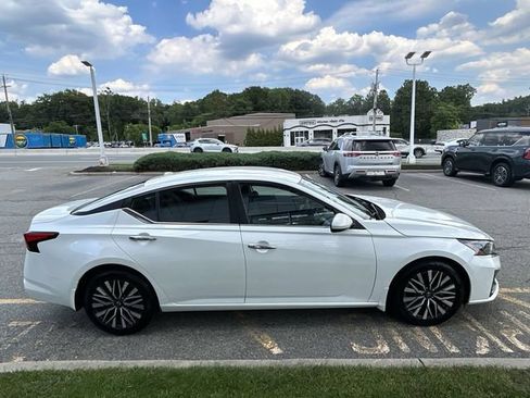 Certified 2023 Nissan Altima 2.5 SV FWD image 9