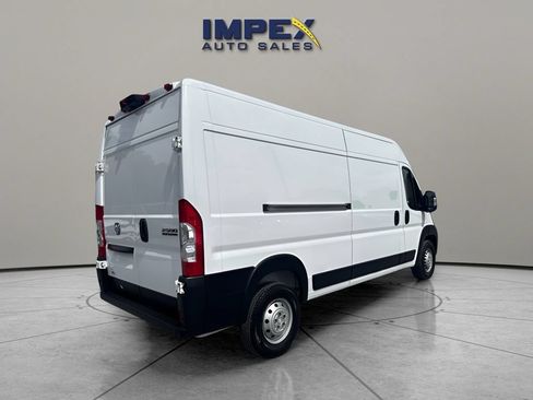 Used 2024 RAM ProMaster 2500 w/ Convenience Group FWD image 3