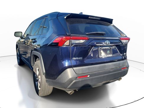 Used 2022 Toyota RAV4 XLE w/ Convenience Package image 5