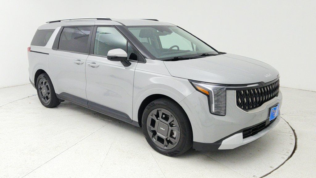 Used 2025 Kia Carnival EX FWD image 1