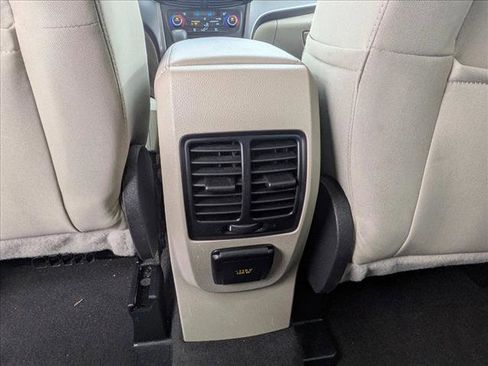 Used 2017 Ford Escape SE w/ Equipment Group 201A image 18