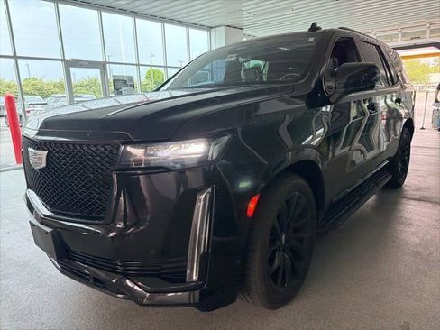 Used 2021 Cadillac Escalade Sport w/ Driver Assist Tech Package AWD/4WD image 3