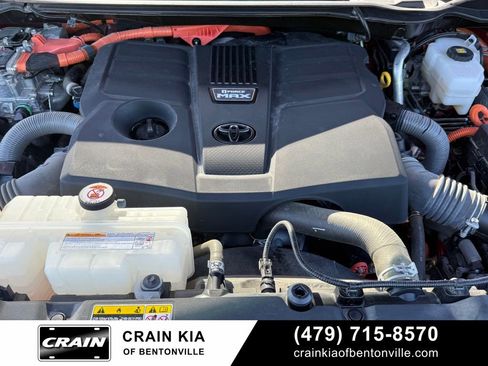 Used 2024 Toyota Tundra Platinum AWD/4WD image 34