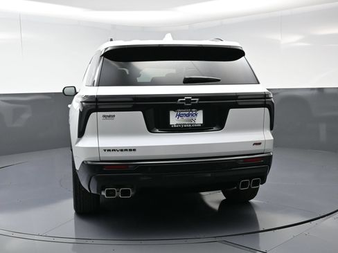 Used 2025 Chevrolet Traverse RS w/ LPO, Floor Liner Package FWD image 8