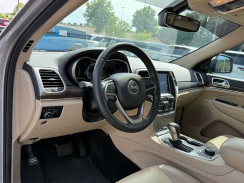 Used 2018 Jeep Grand Cherokee Limited AWD/4WD image 15
