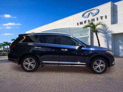 Used 2020 INFINITI QX60 Luxe w/ Essential Package FWD image 8