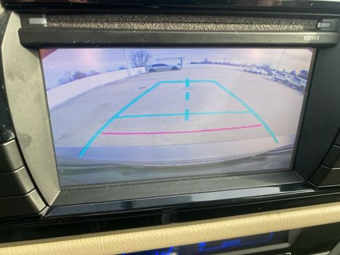 Used 2014 Toyota Corolla LE image 22