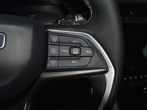 New 2026 Jeep Grand Cherokee Altitude AWD/4WD image 18