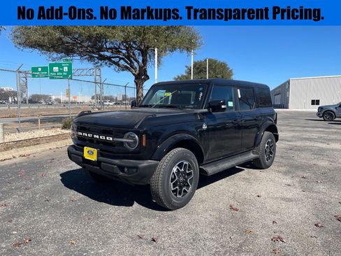 New 2025 Ford Bronco Outer Banks AWD/4WD image 1