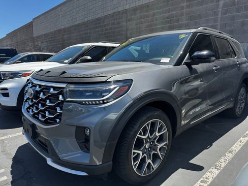 Certified 2025 Ford Explorer Platinum w/ Ultimate Package AWD/4WD image 1