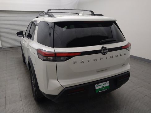 Used 2022 Nissan Pathfinder SV FWD image 6