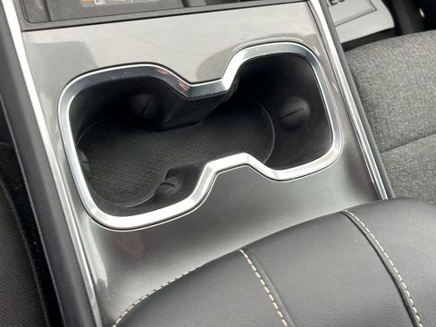 Used 2025 GMC Acadia Elevation image 11