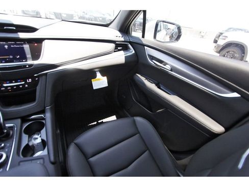 New 2026 Cadillac XT5 Luxury AWD/4WD image 10