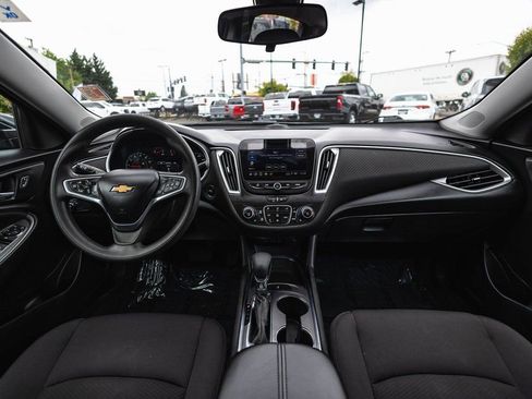 Used 2022 Chevrolet Malibu LT FWD image 19
