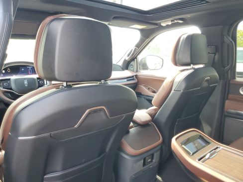 New 2027 Lincoln Navigator L Reserve AWD/4WD image 28