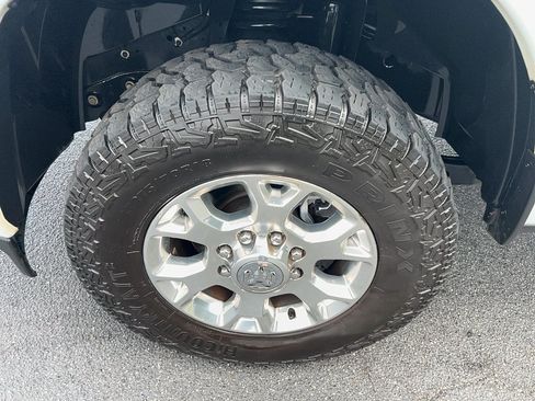 Used 2024 RAM 2500 Laramie AWD/4WD image 9