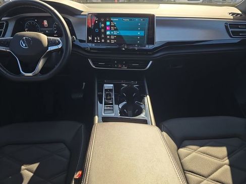 Used 2025 Volkswagen Atlas Cross Sport SE image 15