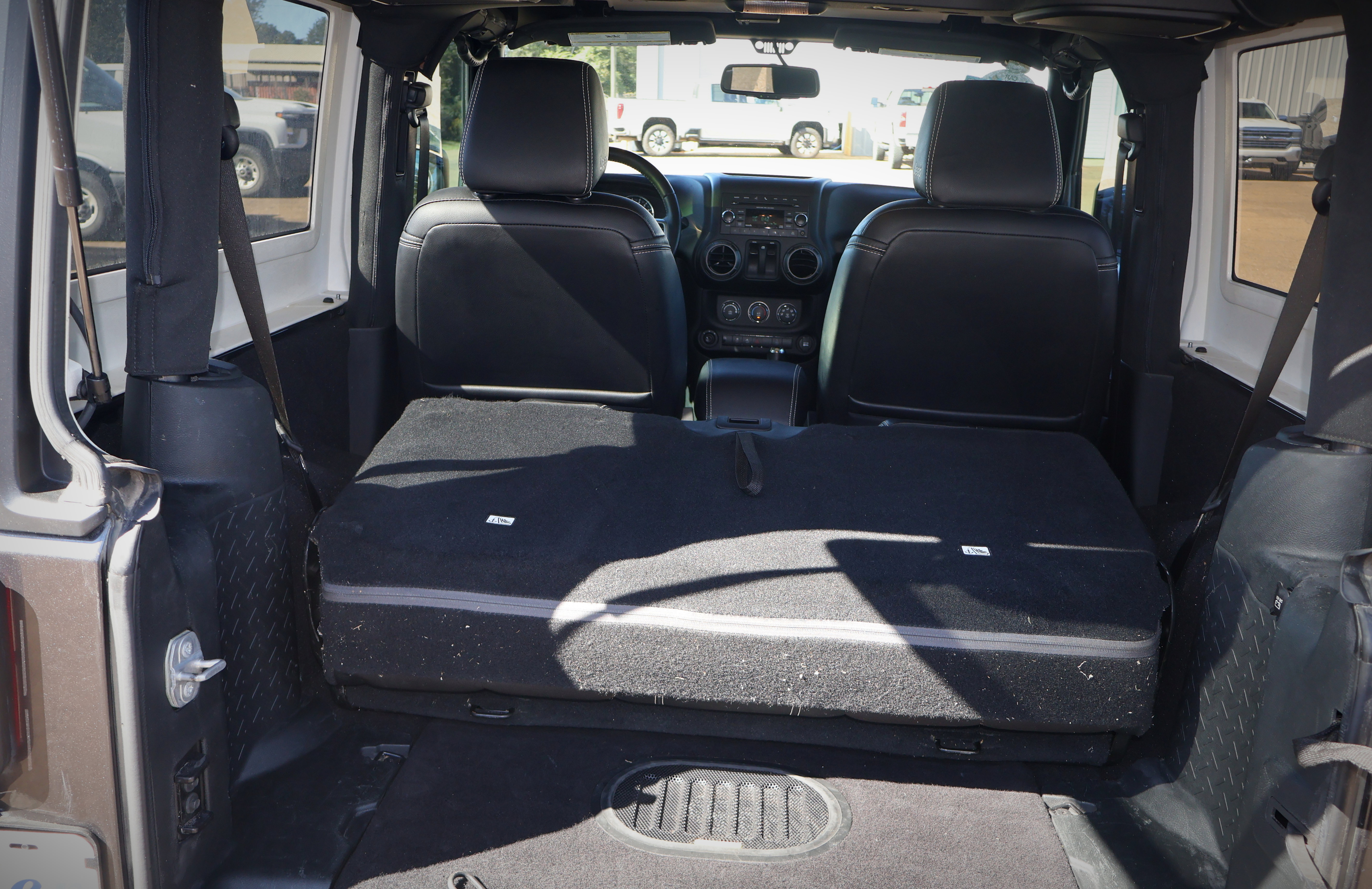 Used 2018 Jeep Wrangler Sport AWD/4WD image 24