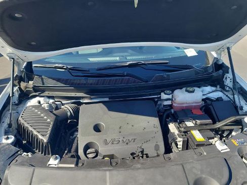 Used 2023 Chevrolet Traverse LT image 28