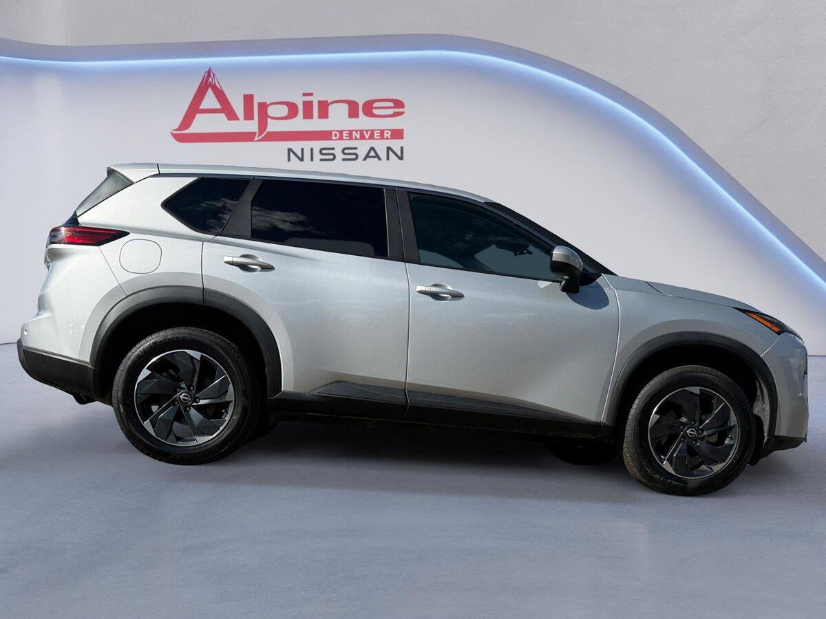 Used 2024 Nissan Rogue SV AWD/4WD image 6
