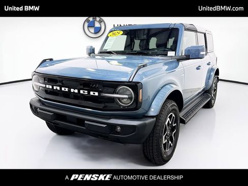 Used 2025 Ford Bronco Outer Banks AWD/4WD image 1