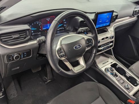 Certified 2023 Ford Explorer XLT w/ Class IV Trailer Tow Package image 3