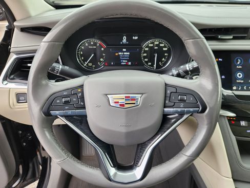 Used 2020 Cadillac XT6 Premium Luxury image 9