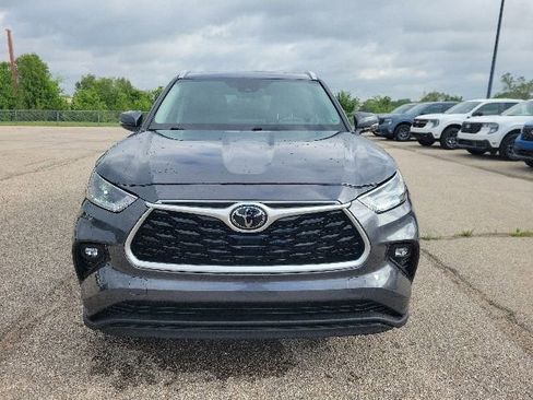 Used 2023 Toyota Highlander XLE FWD image 19