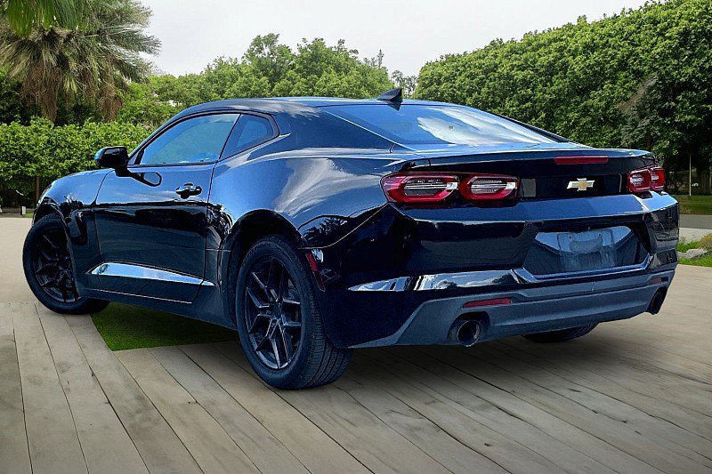 Used 2021 Chevrolet Camaro LS RWD image 9