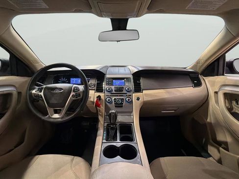 Used 2017 Ford Taurus SE image 31