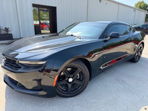 Used 2019 Chevrolet Camaro LT RWD image 1