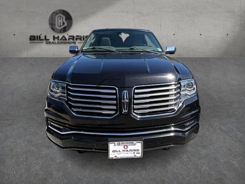 Used 2015 Lincoln Navigator L 4WD image 2