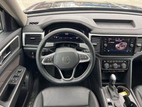 Used 2023 Volkswagen Atlas SE image 23