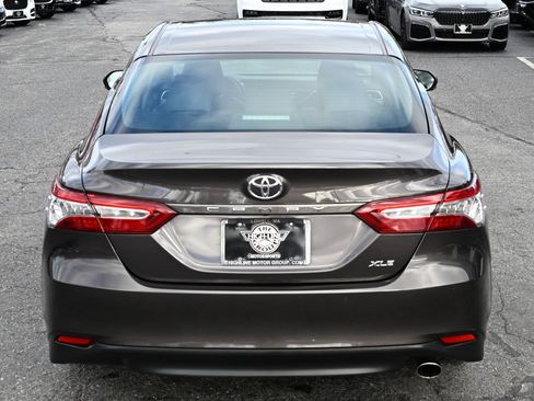 Used 2018 Toyota Camry XLE image 10