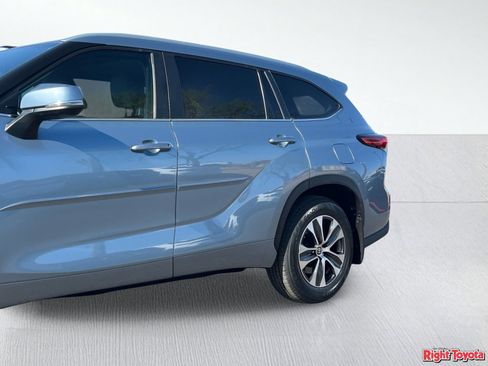 Used 2023 Toyota Highlander XLE FWD image 9