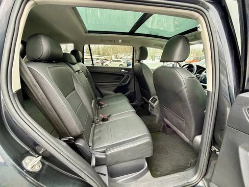Used 2019 Volkswagen Tiguan SEL AWD/4WD image 16