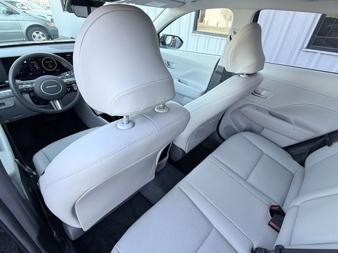 Certified 2025 Hyundai Kona Limited image 28