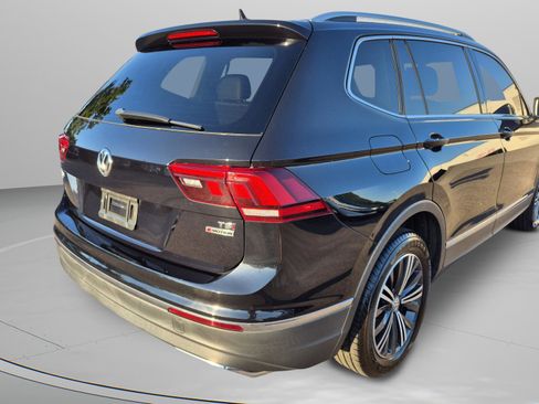 Used 2018 Volkswagen Tiguan SEL AWD/4WD image 35