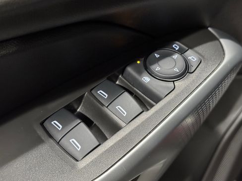 Used 2024 Chevrolet Trax RS w/ Driver Confidence Package image 24