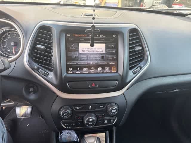 Used 2017 Jeep Cherokee Limited AWD/4WD image 5