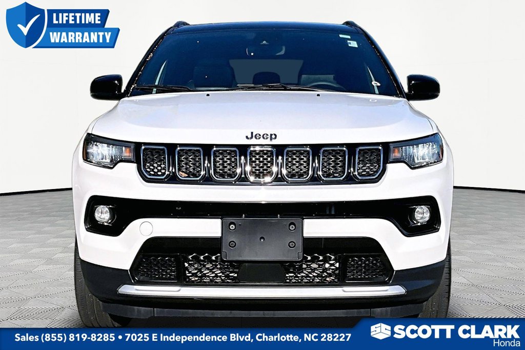 Used 2023 Jeep Compass Limited AWD/4WD image 2