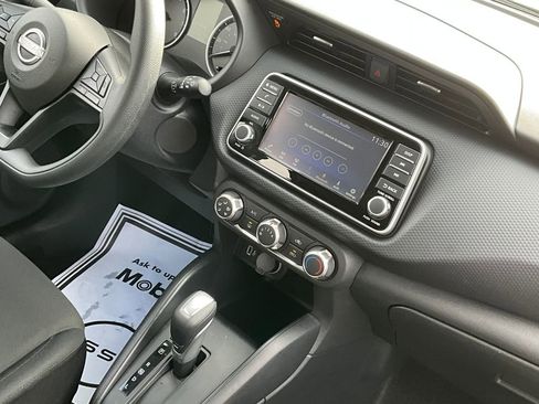 Certified 2025 Nissan Kicks Play S image 17